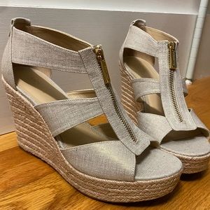 Michael Kors Damita Wedge Sandals Zip Gold beige sparkle Size 8